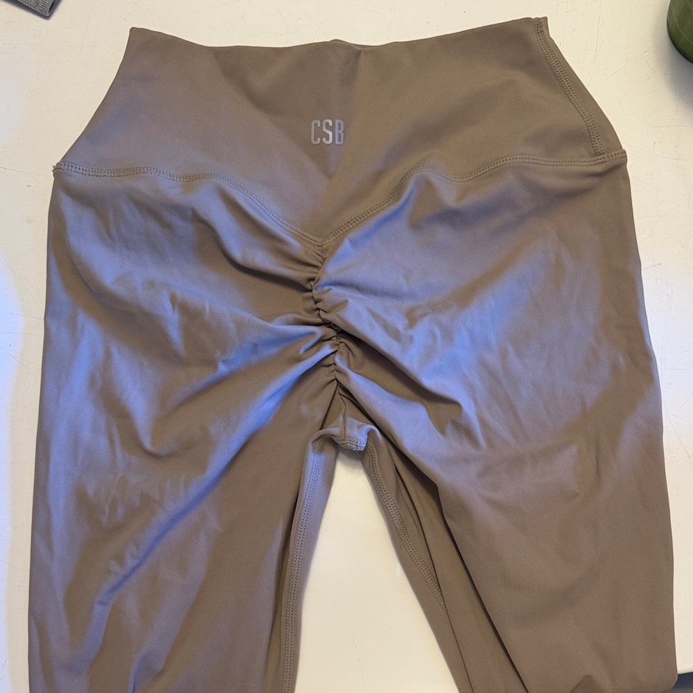 CSB High-Waist Scrunch Back Leggings — Taupe